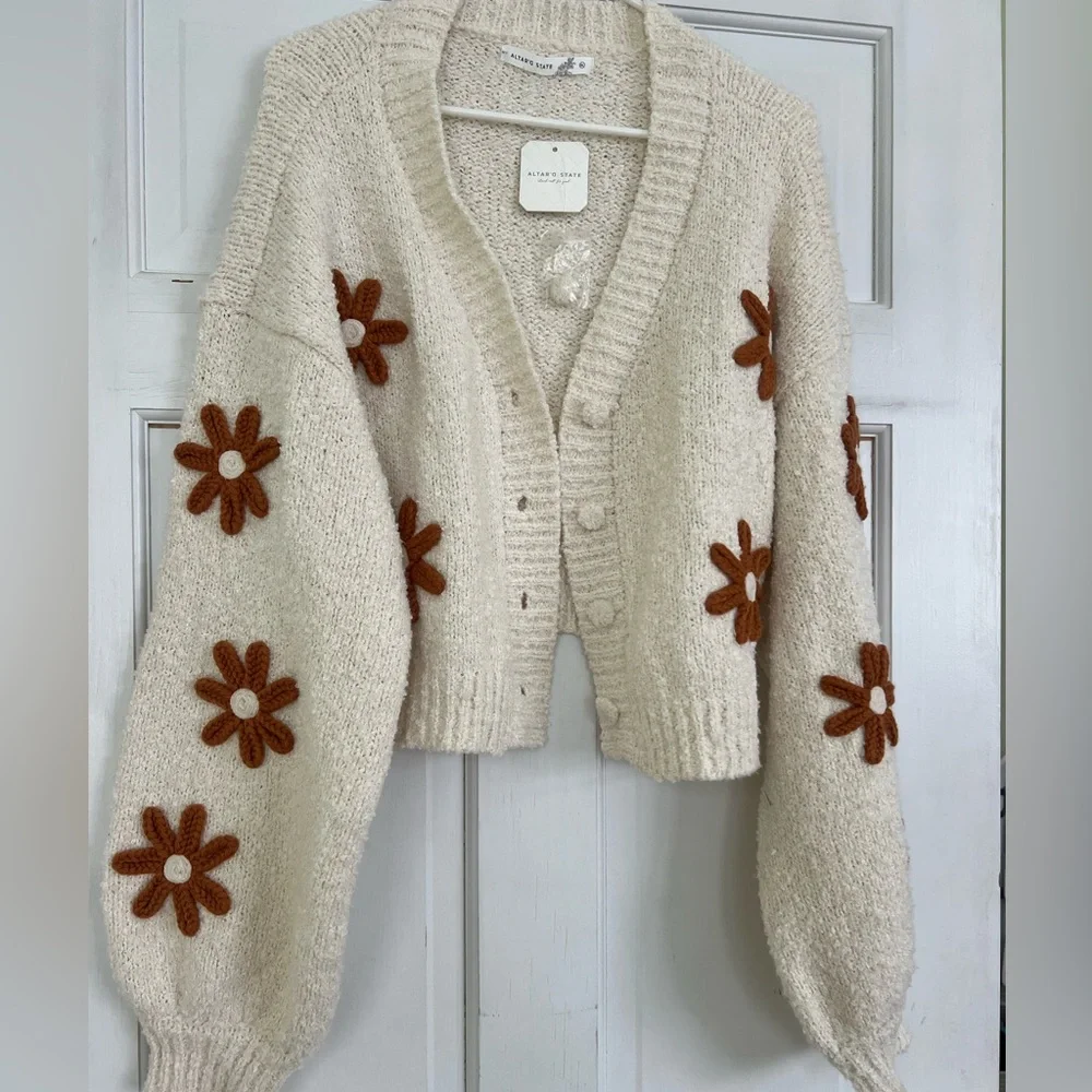 Altar’d State 3D Floral Cardigan NWT - Picture 4 of 11